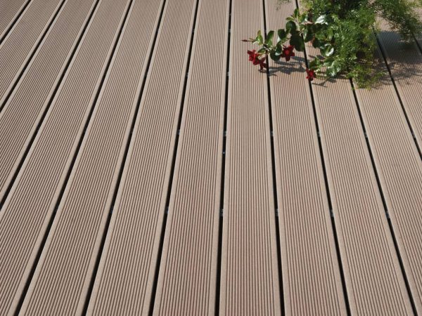 MEGAWOOD Terrassendiele WPC Classic Nussbraun - 21 mm stark, LxB: 480x14,5 cm, geriffelt / genutet, Massivprofil